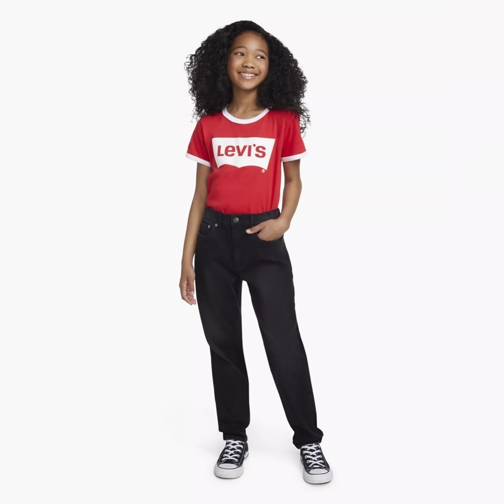 New! Levi’s High Rise Mini Mom Jeans